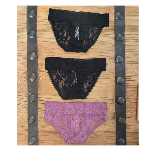 Victoria's Secret Lace Panty Bundle sz xSmall New - Picture 3 of 4